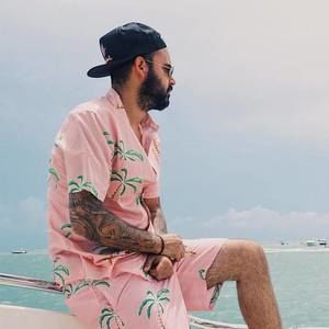 Meet your Posher, Derick